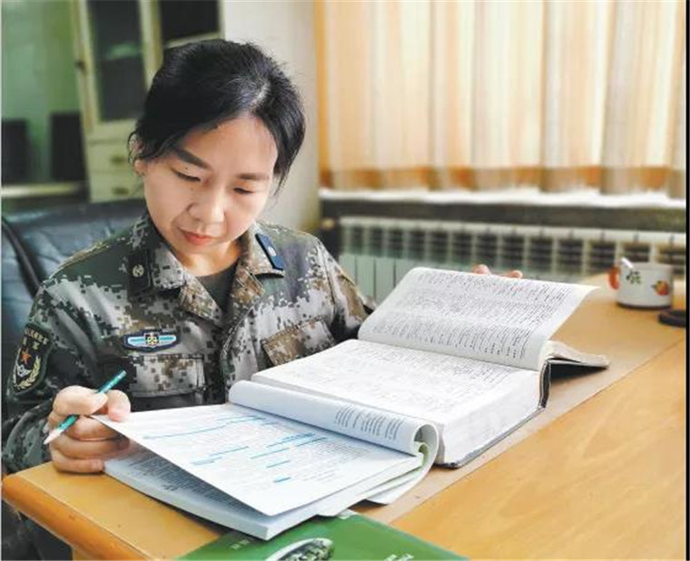 「最大传奇私服发布网」文職人員︰強軍路上繪就精彩人生！